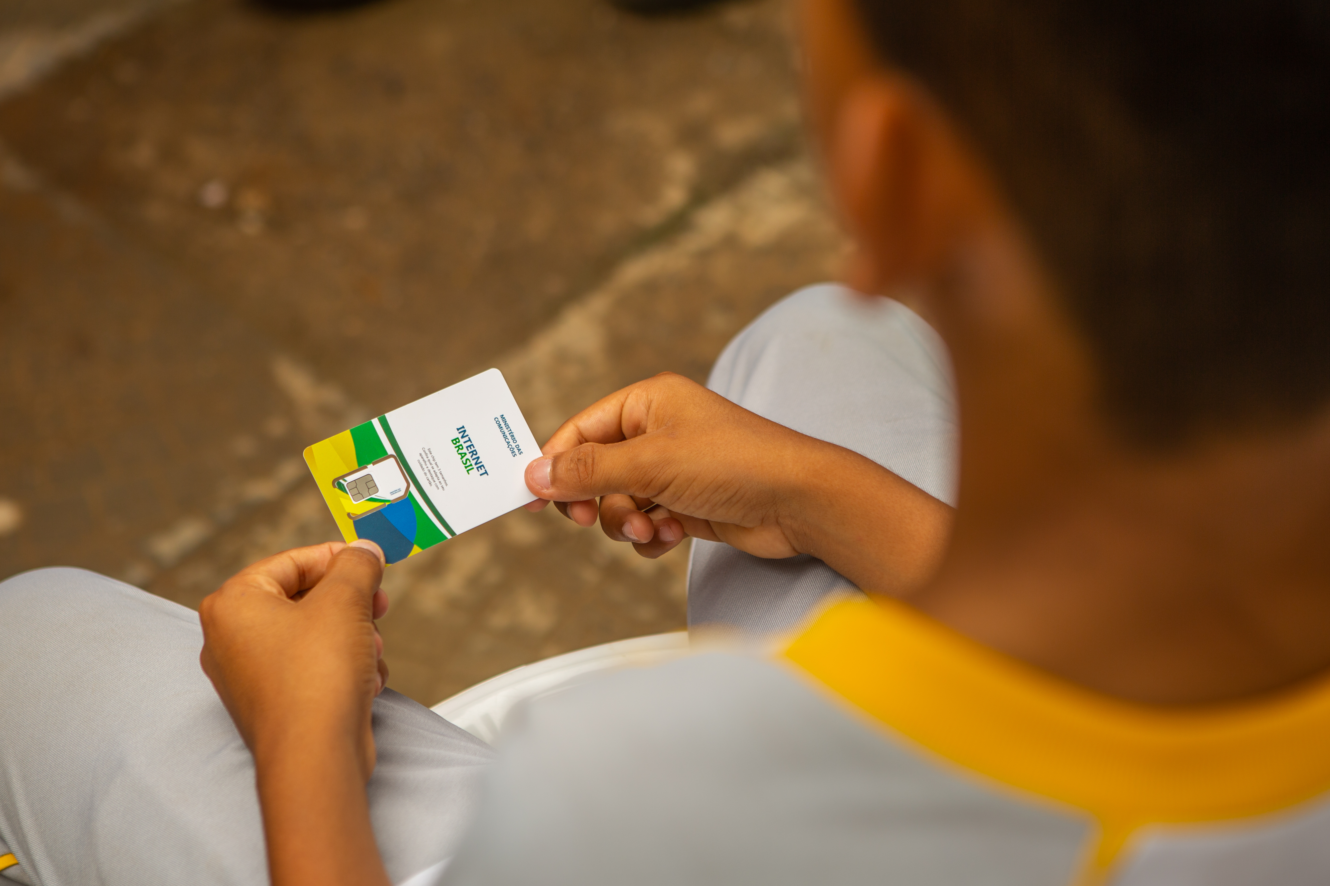 lança cartão no Brasil e público já adotou rápido